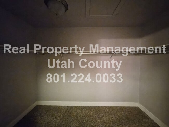 Building Photo - Townhome in Eagle Mountain