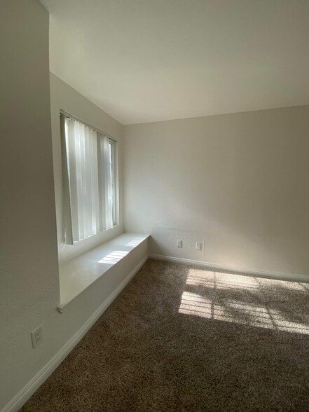 Building Photo - 3145 E Flamingo Rd