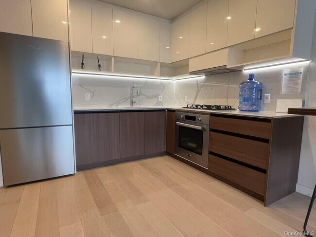 Building Photo - 144-49 Northern Blvd