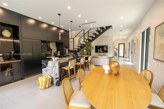 Building Photo - 8850 NE 8th Ct