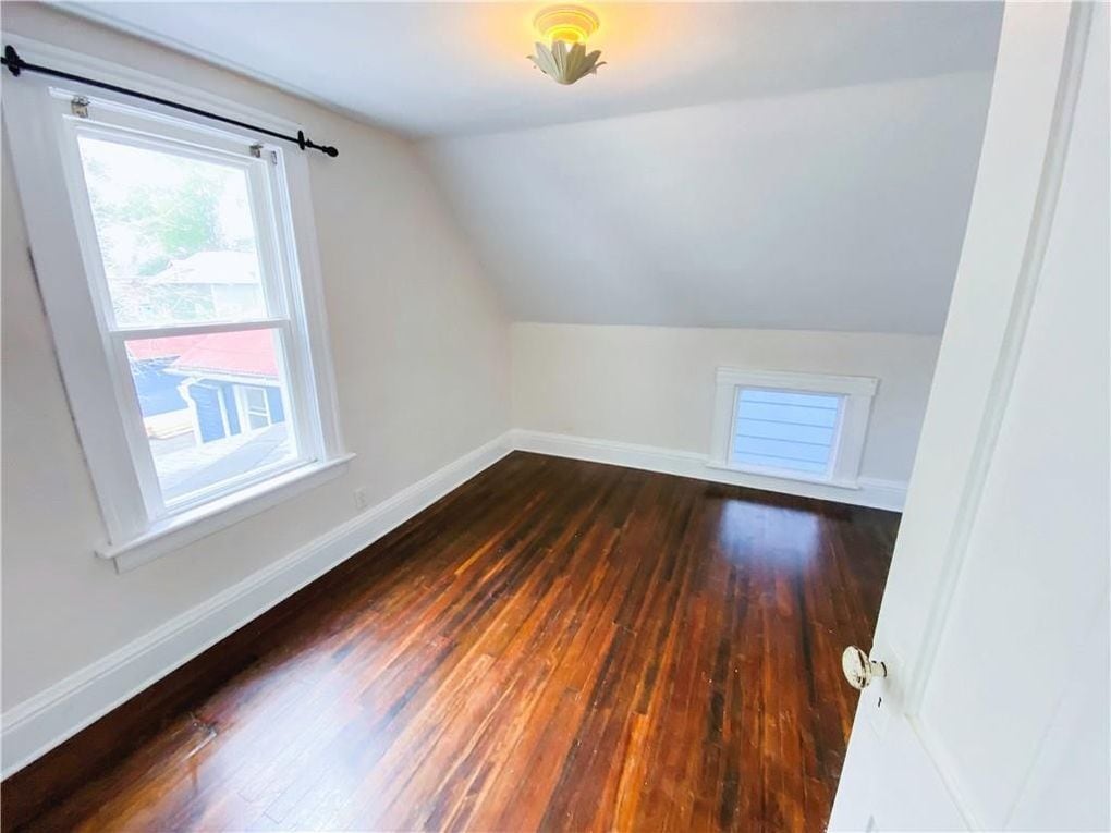 Building Photo - 222 Sanford St