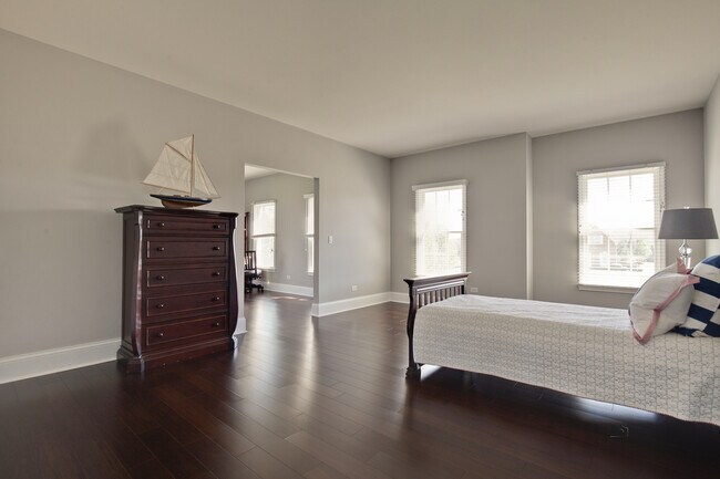 Building Photo - 8 Turnbury Ct