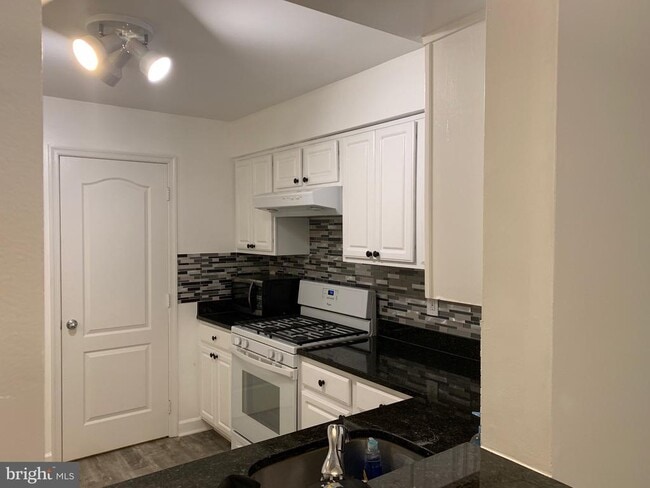 Building Photo - 3815 Chesterwood Dr