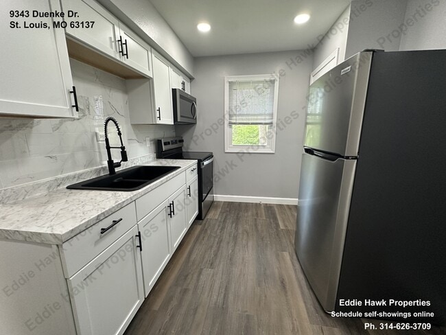 Building Photo - 9343 Duenke Dr