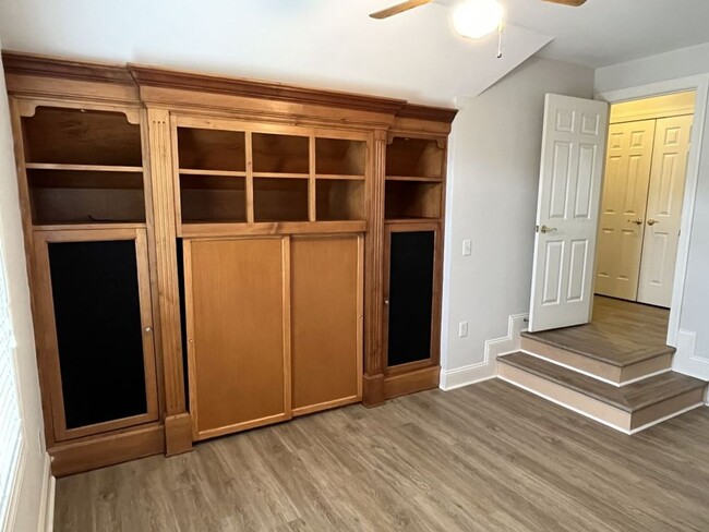 Building Photo - Refreshed 4 Bed home in Ballantyne