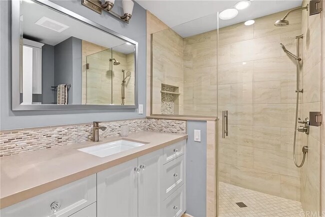 Building Photo - 3102 Tigertail Dr