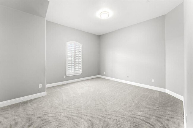 Building Photo - 13500 Coleto Creek Trail
