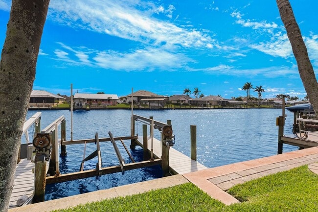 Building Photo - Waterfront Condo with Boat Dock