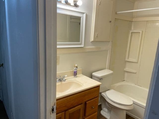 Building Photo - 1815 east Third Street