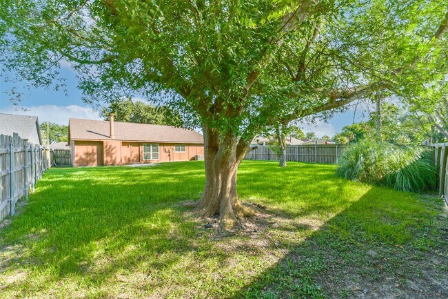 Building Photo - 2406 Pilgrims Bend Dr