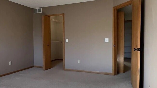 Building Photo - 15563 Garnet Way