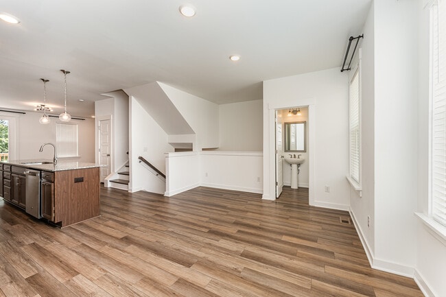 Building Photo - Cornerstone Townes