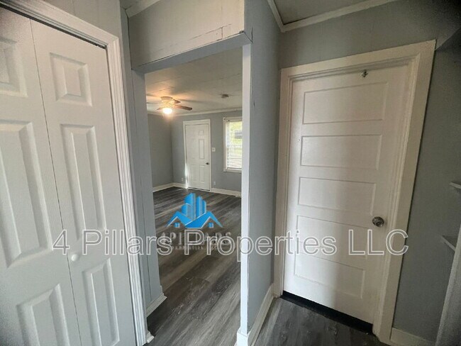 Building Photo - 1406 Federal Ave