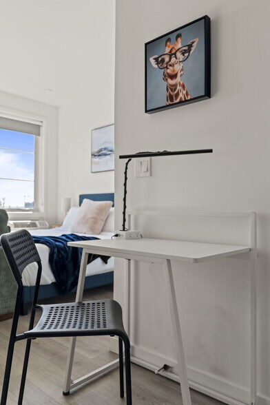 Building Photo - 501 N Perth St