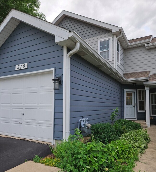 Primary Photo - 519 Woodcrest Dr