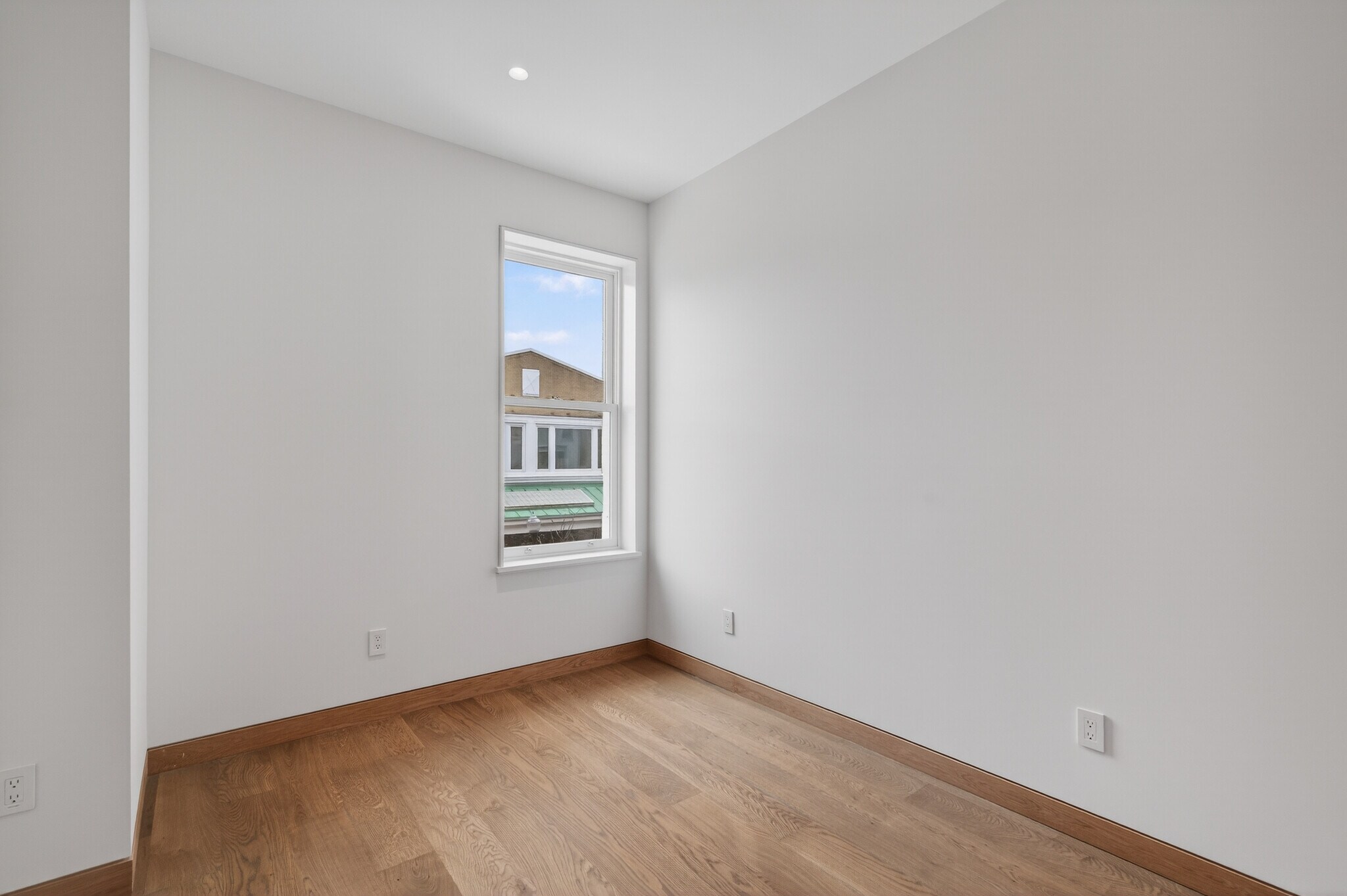 Building Photo - 316 Wall St