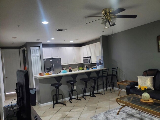 Building Photo - 1317 Piazza Pitti