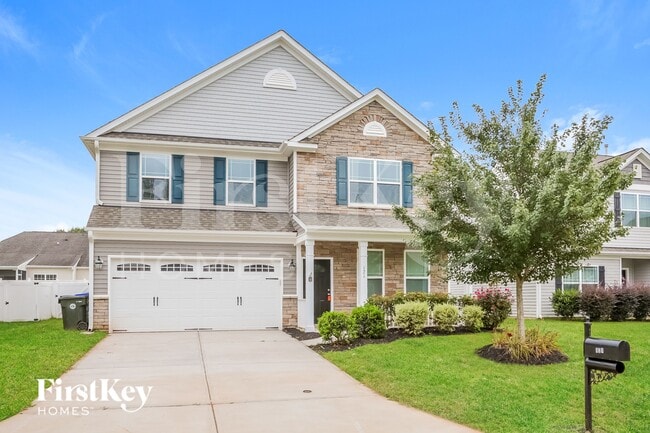 Building Photo - 121 Wintergreen Ct