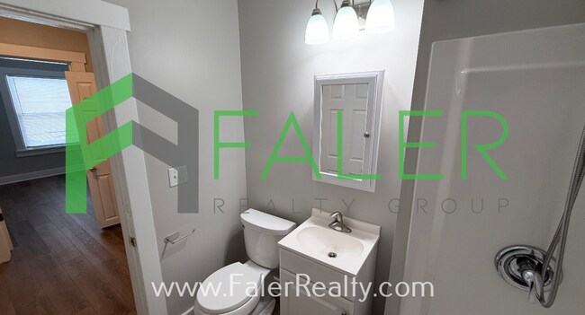 Building Photo - Charming 2-Bedroom Home