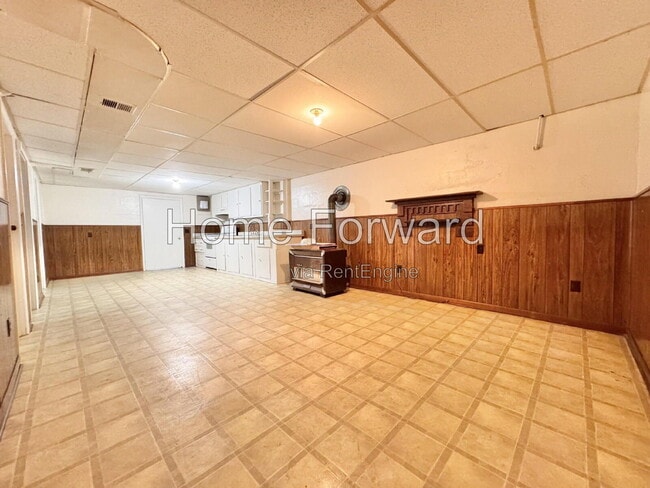 Building Photo - 107 N Robbins Ct