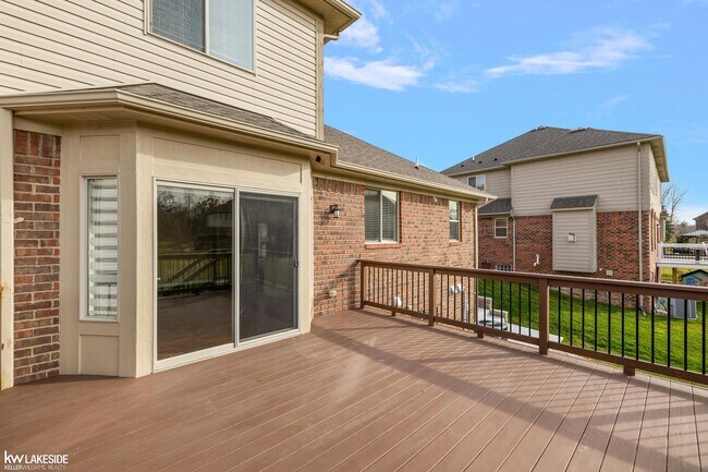 Building Photo - 46267 Terrace Dr