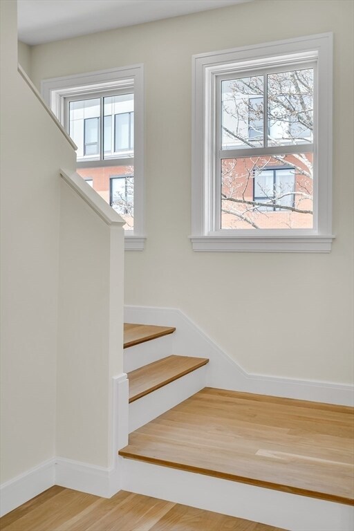 Building Photo - 77 Thorndike St