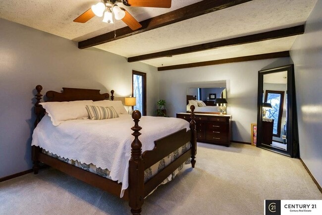 Building Photo - 845 Hidden Hills Dr