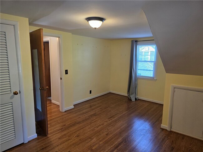 Building Photo - 264 Harvest Dr