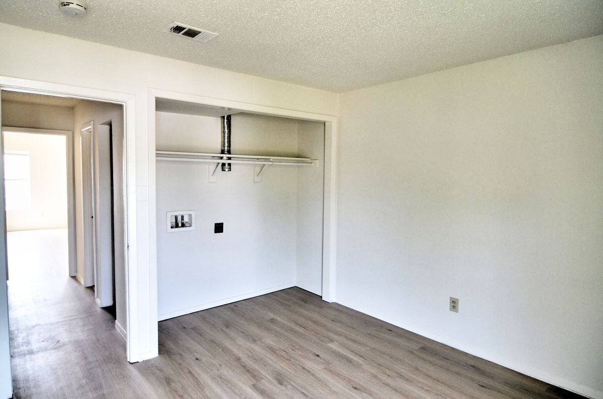 Building Photo - 9419 Olde Towne Row