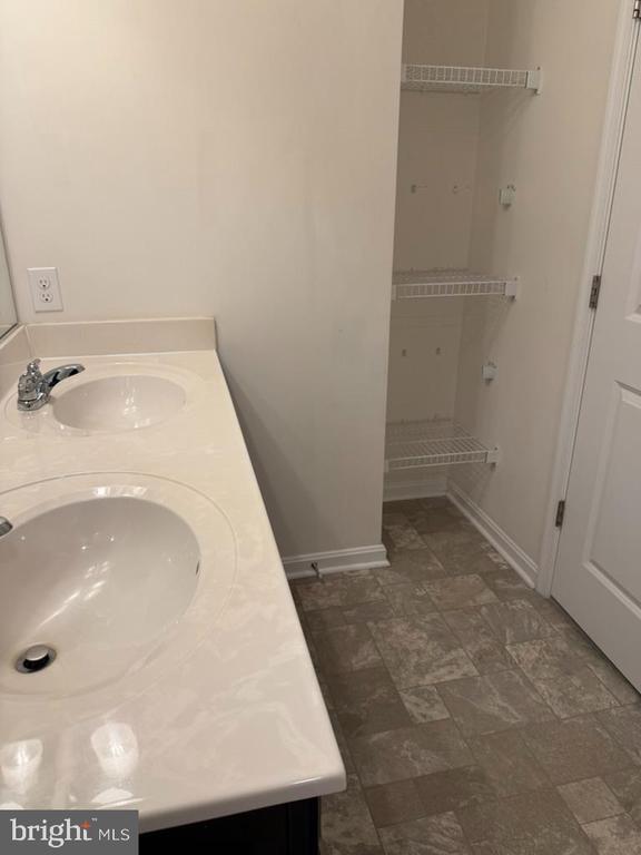 Building Photo - 293 Magellan Dr