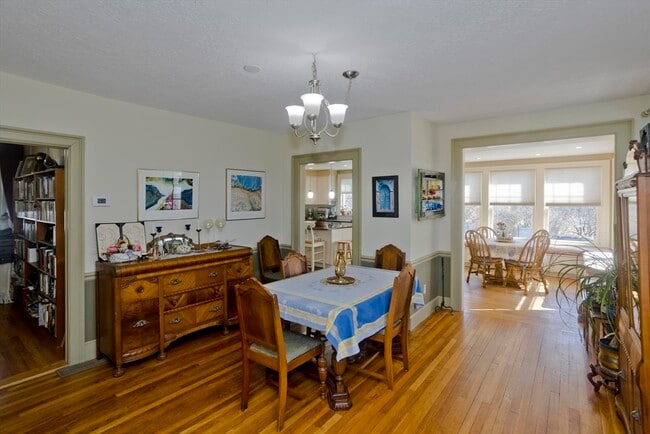 Building Photo - 25 Woodbridge St