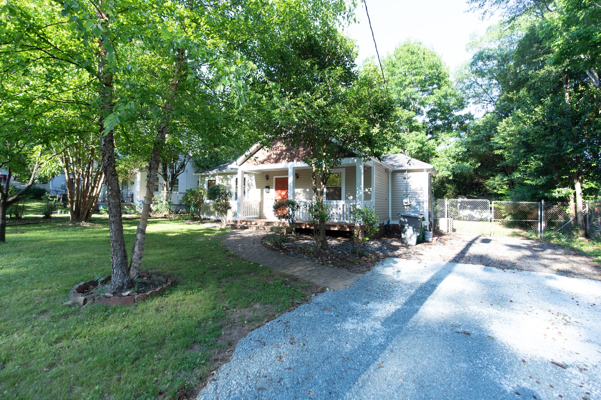 Building Photo - 2111 Highland St