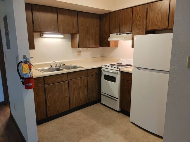 Building Photo - $895 | 1 Bedroom, 1 Bathroom Apartment | N...