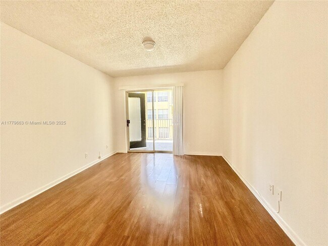 Building Photo - 6331 La Costa Dr
