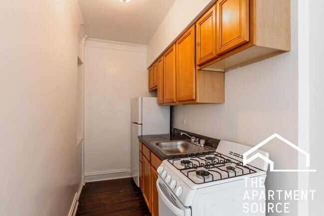 Building Photo - 4641 N Paulina St