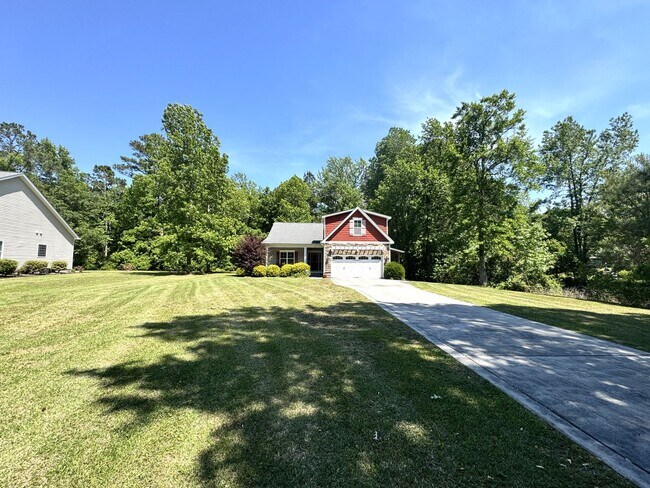 Building Photo - Stunning Home with an Upstairs Apartment or In-law Suite