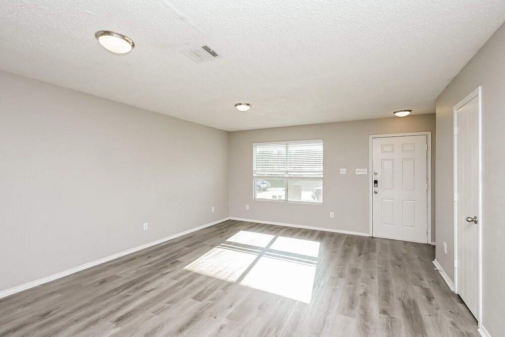 Building Photo - 8304 Cutter Hill Ave