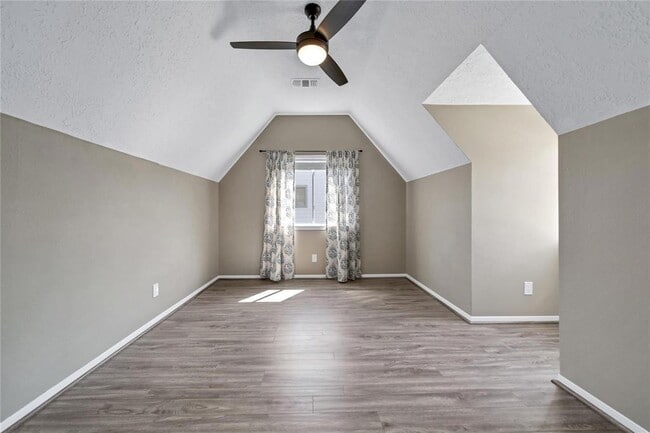 Building Photo - 23111 Red River Dr
