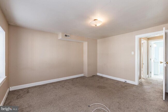 Building Photo - 161 Cotton St