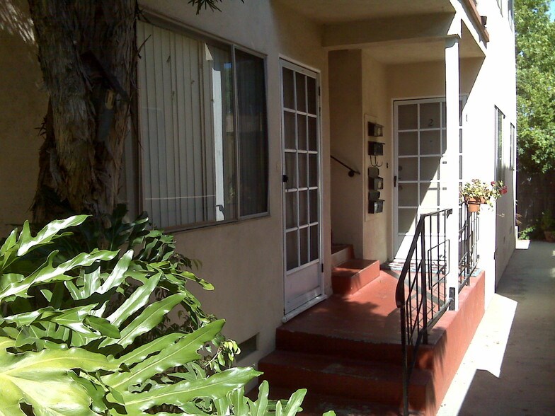 Building Photo - 1080 Termino Ave