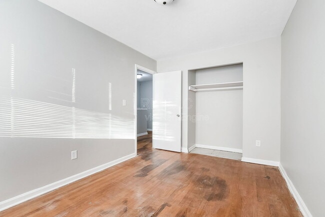 Building Photo - 5011 Wabash Pl