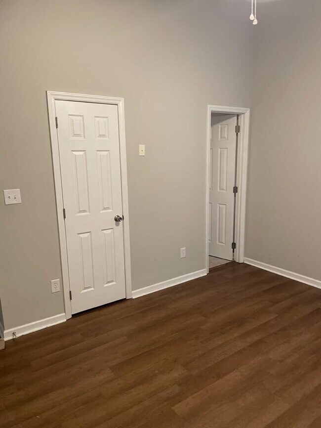 Building Photo - 6201 Easter Ln