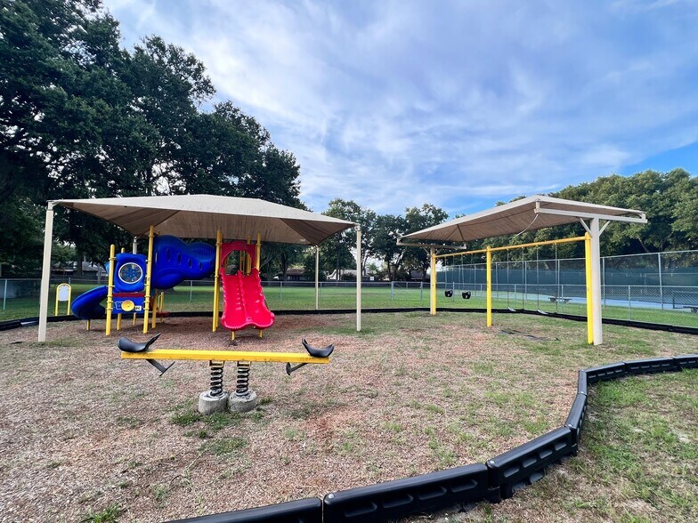 Building Photo - 3724 54th Ln