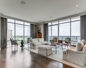 Building Photo - 200 Patterson-812,2