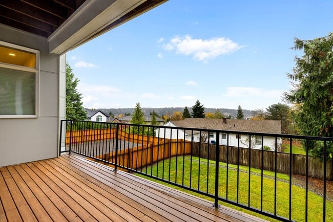 Building Photo - 7704 151st Ave NE