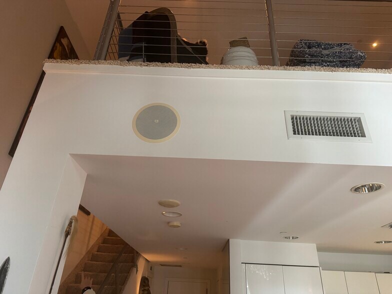 Building Photo - 1050 Brickell Ave