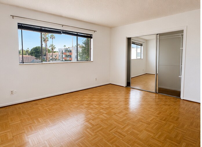 Building Photo - 1344 N Martel Ave