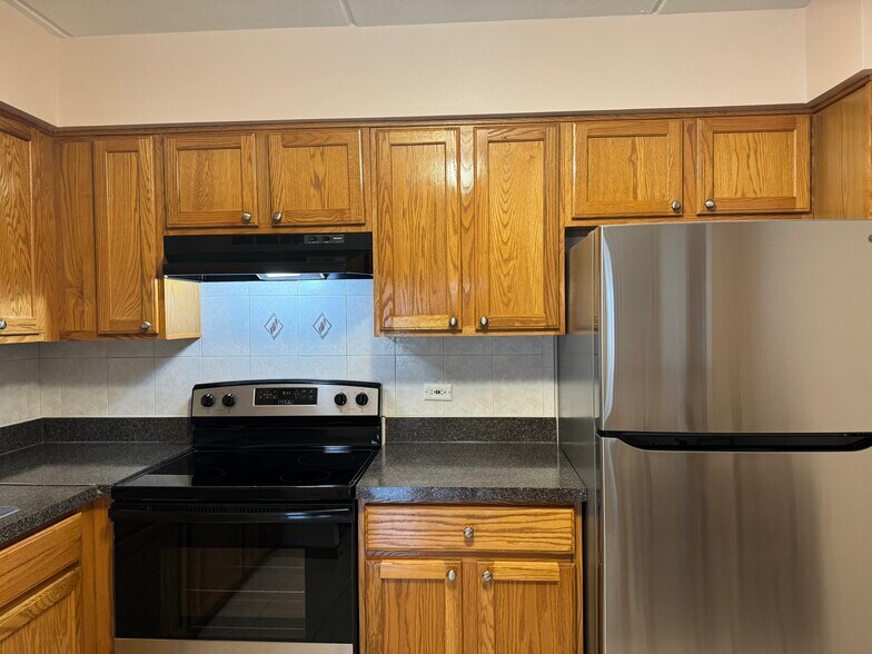 Building Photo - 9907 W 58th St