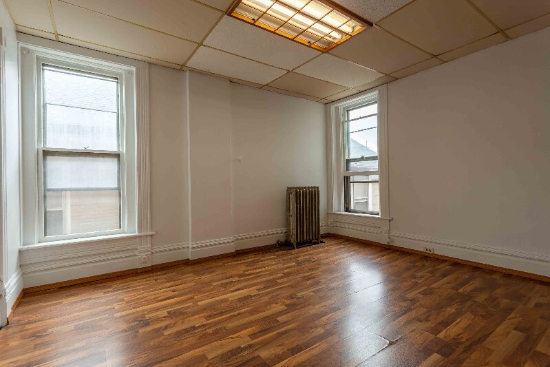 Building Photo - 1660 Iowa St