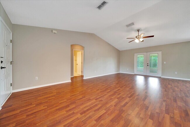 Building Photo - Spacious 3-Bed, 2-Bath Home for Rent in SW...
